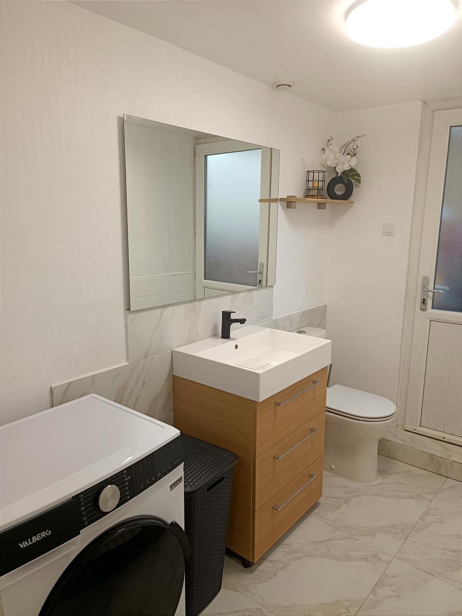 Homestay Tourcoing Exteriör bild