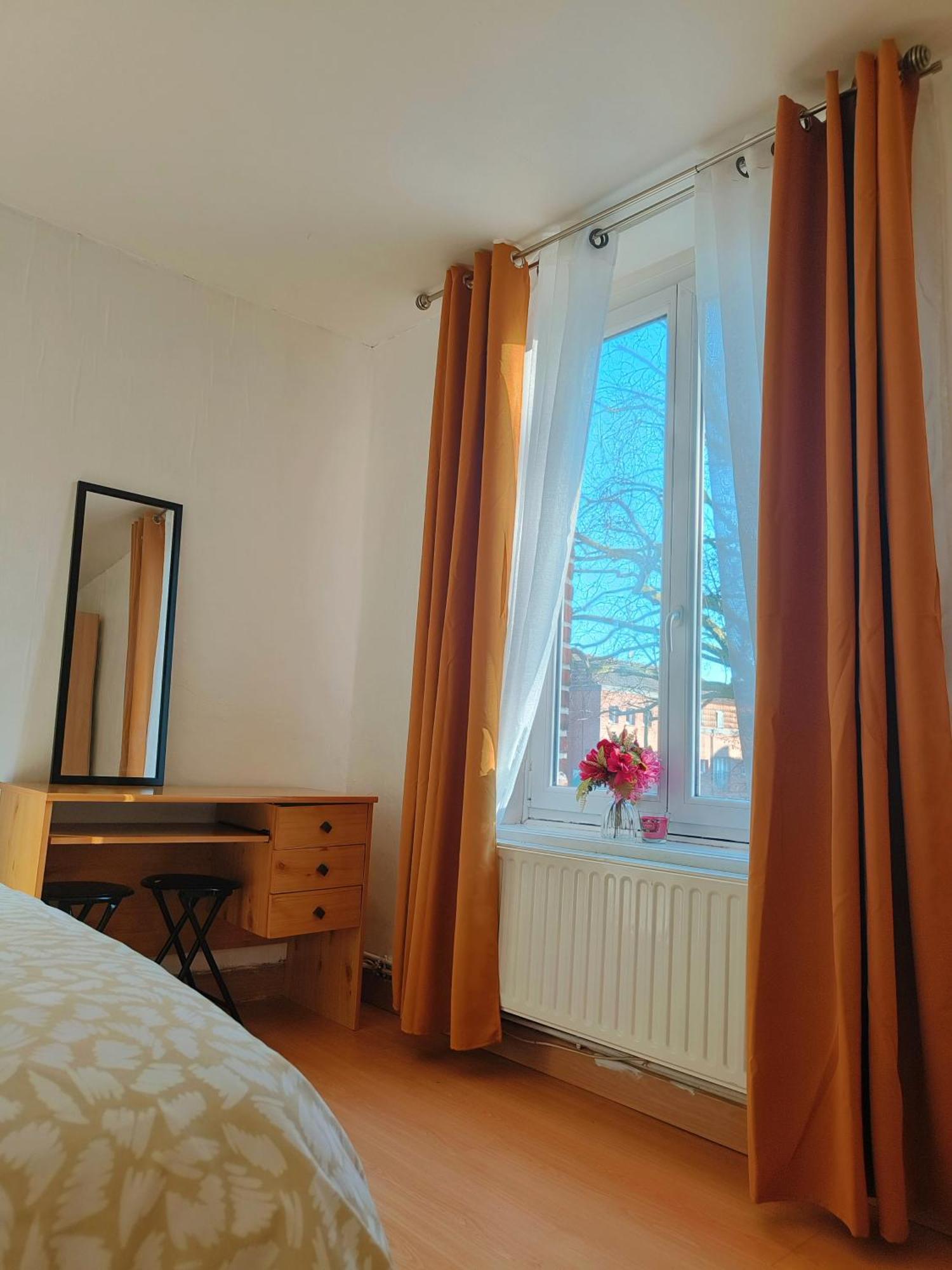 Homestay Tourcoing Exteriör bild