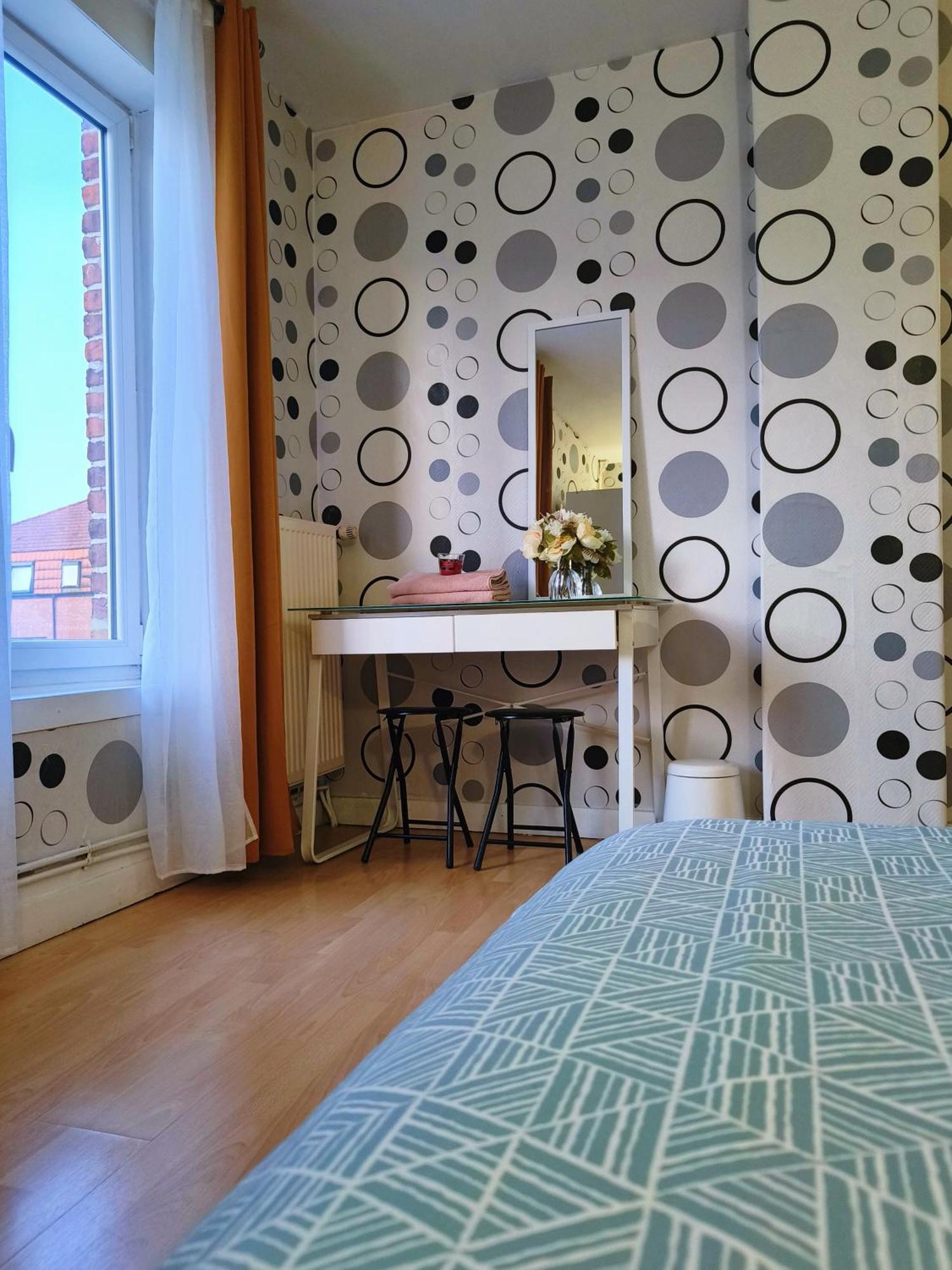 Homestay Tourcoing Exteriör bild